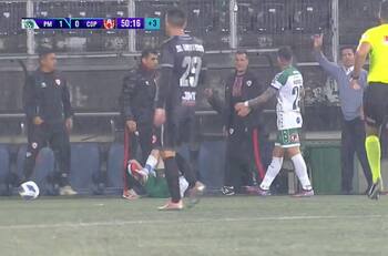 VIDEO | Ayudante técnico de Deportes Copiapó intentó agredir con un puñetazo a jugador de Deportes Puerto Montt en final de liguilla