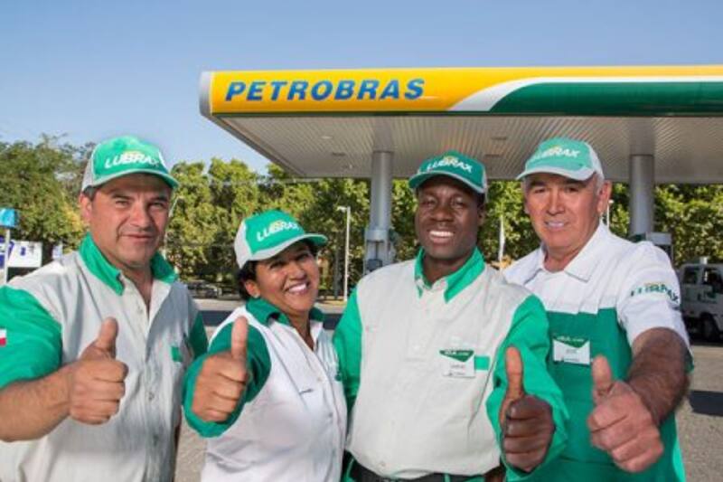 La empresa busca trabajadores para sus tiendas multiservicio en varios puntos del territorio nacional.