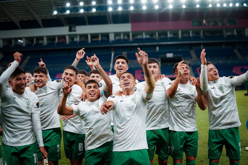 El Decano comienza a frotarse las manos por el interés en varias de sus figuras juveniles. Foto: Conmebol.
