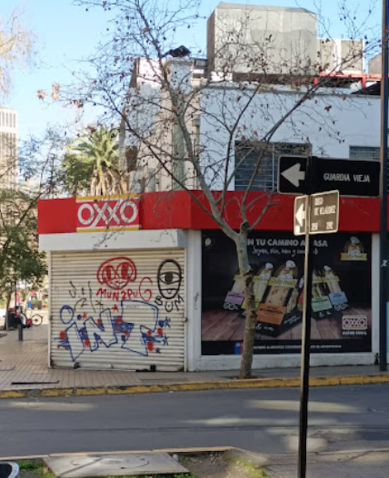 Hay locales de Oxxo que han cerrado por la inseguridad en la zona. Créditos: Google Maps.