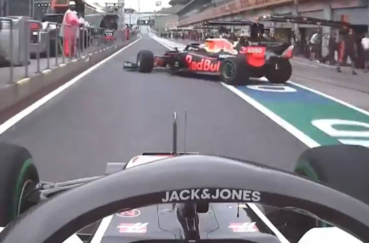 Coche de Red Bull casi provoca accidente en regreso de la Fórmula 1