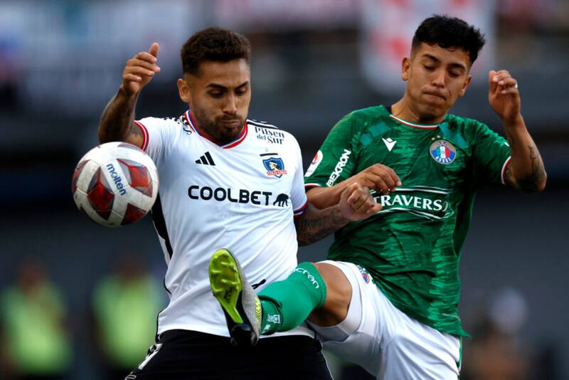 jugando por Colo Colo ante Audax Italiano (Foto: Photosport)