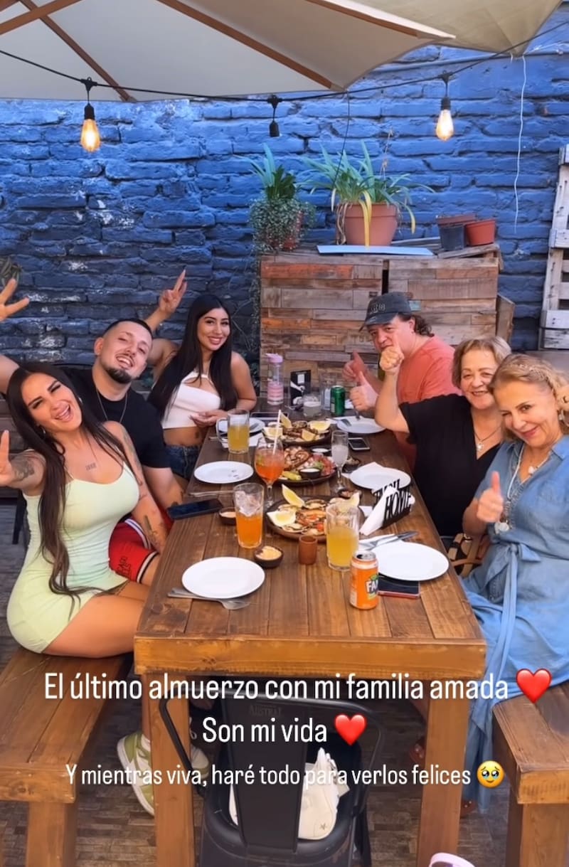 Blu Mary compartió junto a su familia.