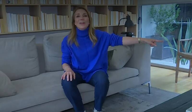 muestra su excéntrica casa.