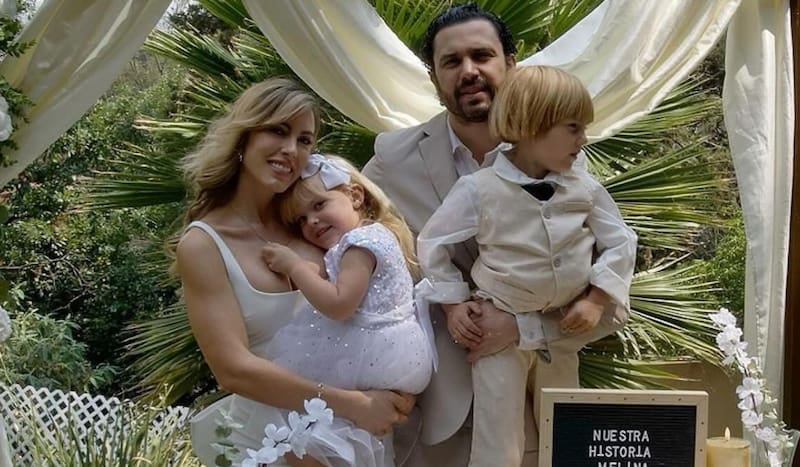 se casó por el civil en México.