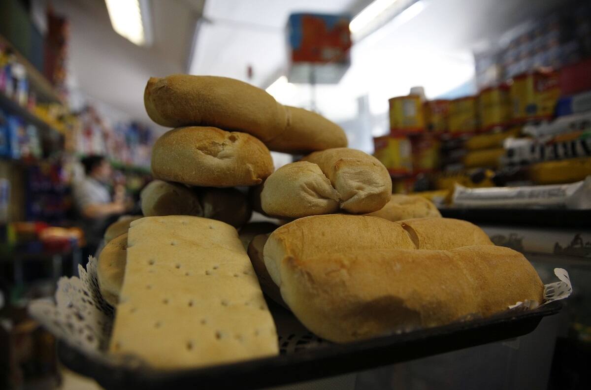 Ahora en el sur: precio del pan alcanzó los $2 mil por kilo en segunda ciudad durante esta semana