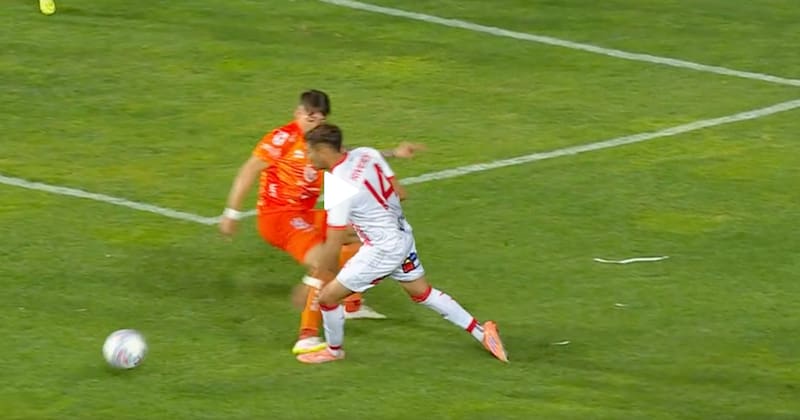 El penal que no le pitaron a la visita.