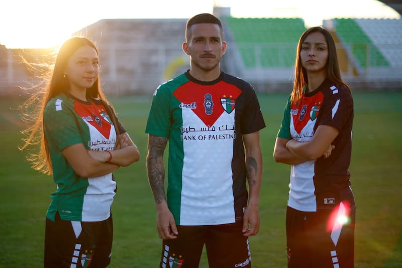 El club y su nueva indumentaria para este 2026. Foto: Palestino.