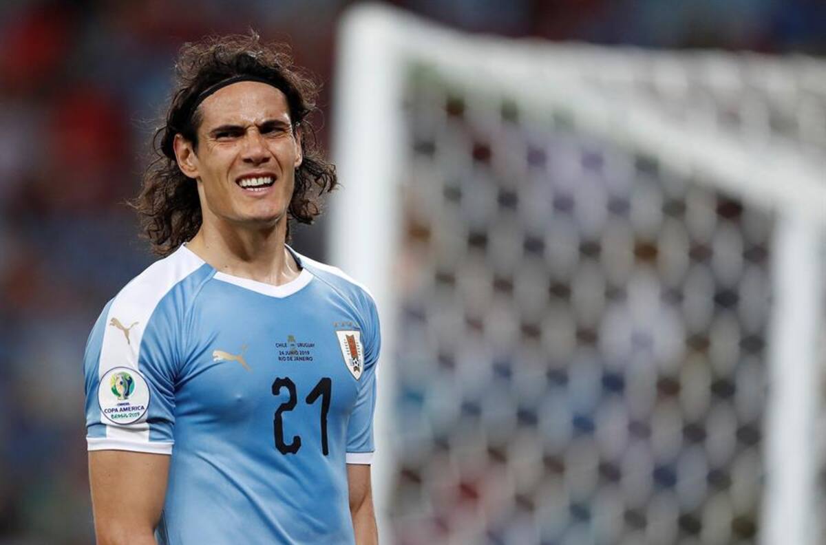 Edinson Cavani viajó rumbo a Europa y su nuevo destino sería el Benfica de Portugal