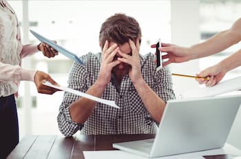 El impensado daño físico que el estrés de fin de año puede causar a nuestro cuerpo, según la ACHS