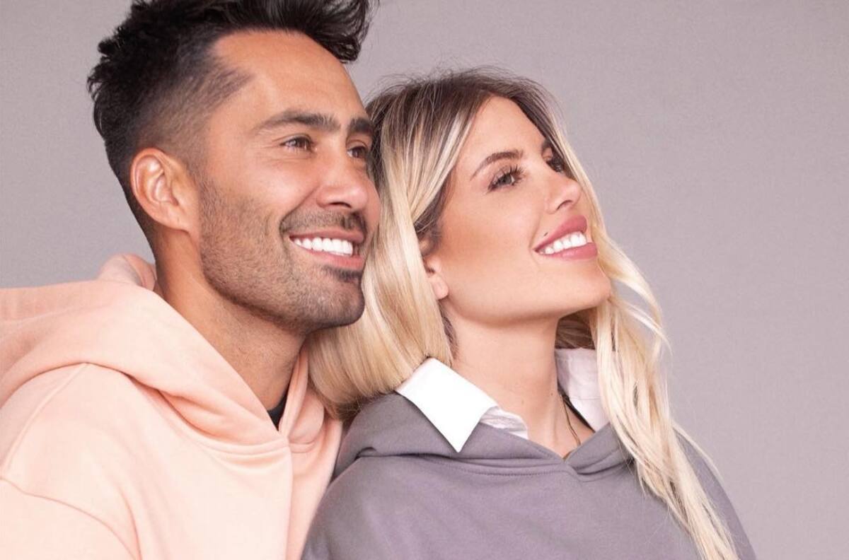 Sacada por una de sus hijas: La romántica foto con la que sorprendieron Coté López y Luis Jiménez