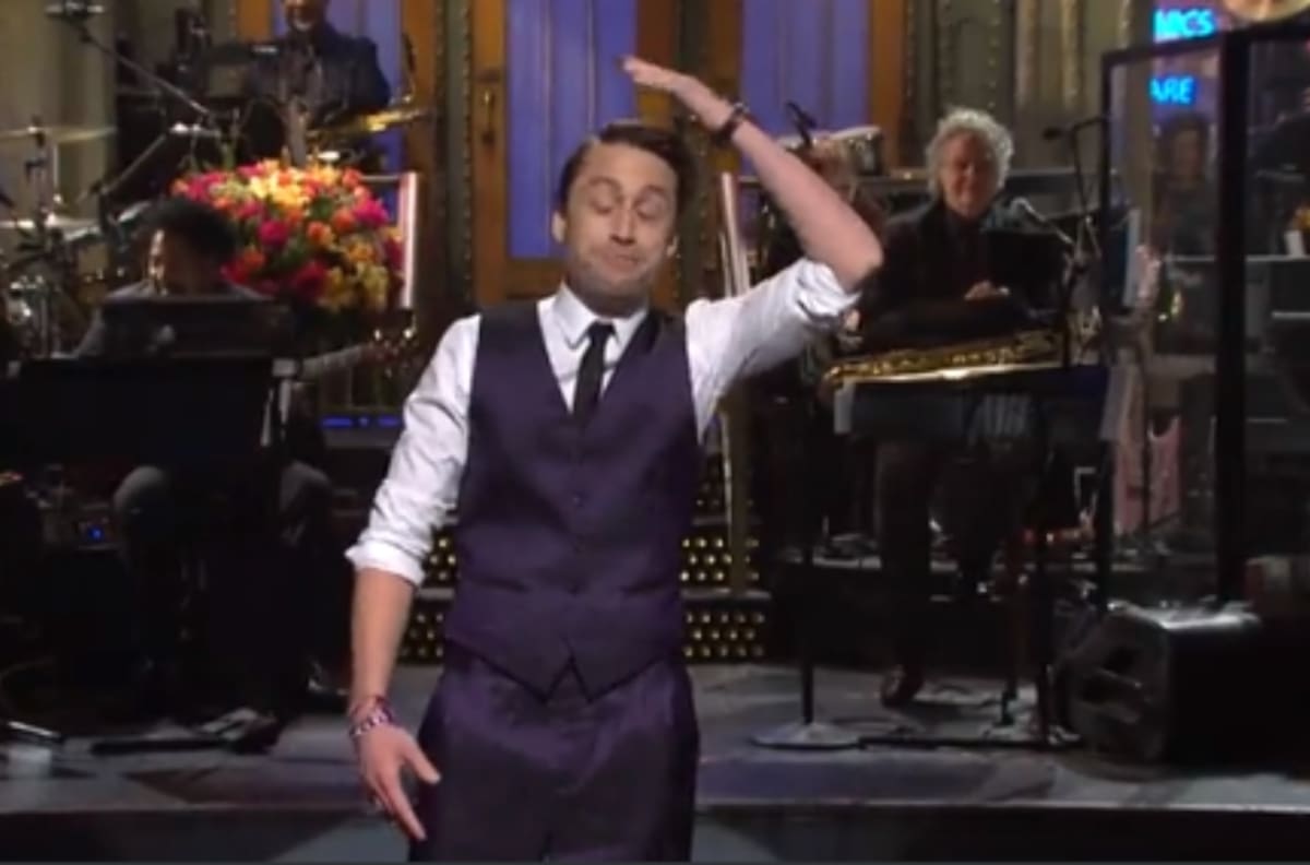 Kieran Culkin recordó cuando fue ignorado en "Saturday Night Live" al saludar solo a su hermano Macauley Culkin