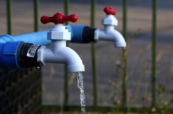 Corte de agua: Revisa las 8 comunas de Santiago que no tendrán suministro de agua este 12 de octubre