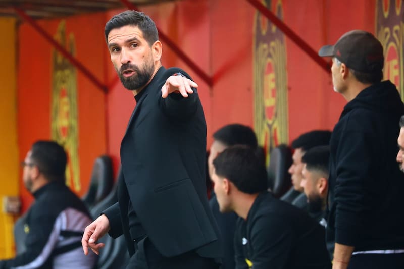 El ex capitán de Unión Española será el que intentará desde el comando técnico regresar a los rojos a Primera División. Foto: Agencia Aton.