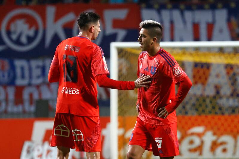 El delantero señaló que hubo una conversación en el camarín tras la derrota ante Everton. Foto: Aton.
