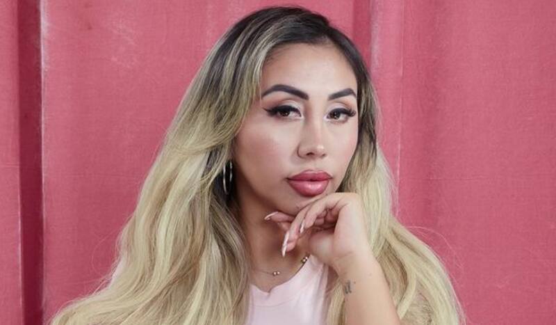 La influencer suma un obstáculo más para llevar a cabo la Gala del Pueblo.