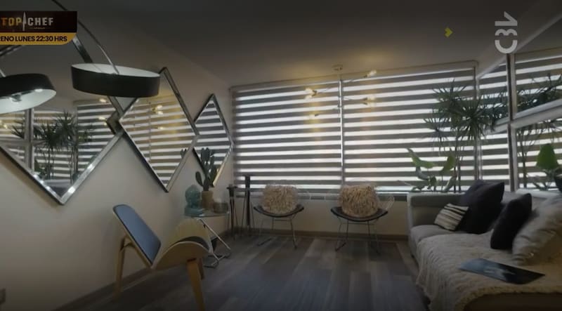 La sala de estar de Nicole Gaultier. Créditos: Pantallazo CHV