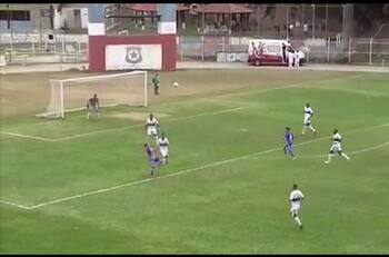 Al Puskas: El gol de chilena desde el borde del área en Segunda de Brasil