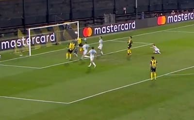 Este error de Gabriel Arias le dio la victoria al Peñarol de Brayan Cortés en Copa Libertadores