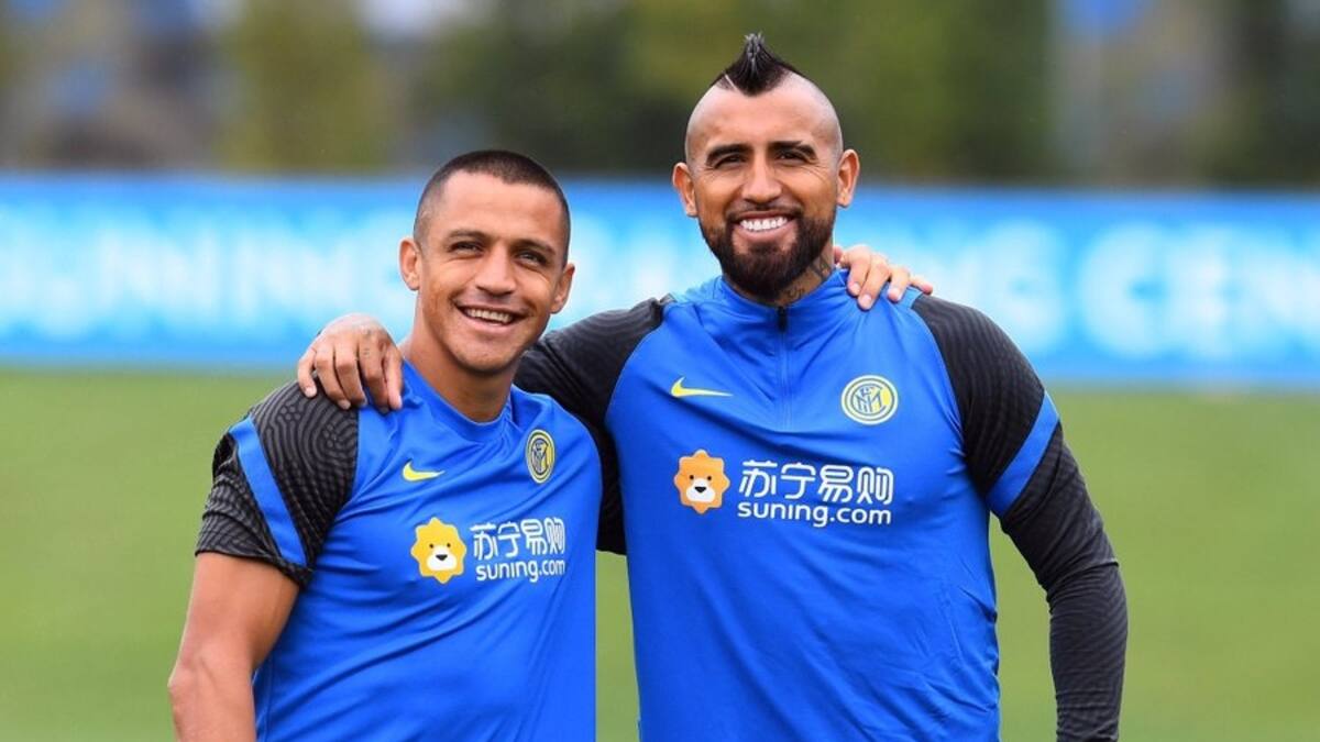 Líder de Inti IIllimani ofreció especial regalo a Alexis Sánchez y Arturo Vidal