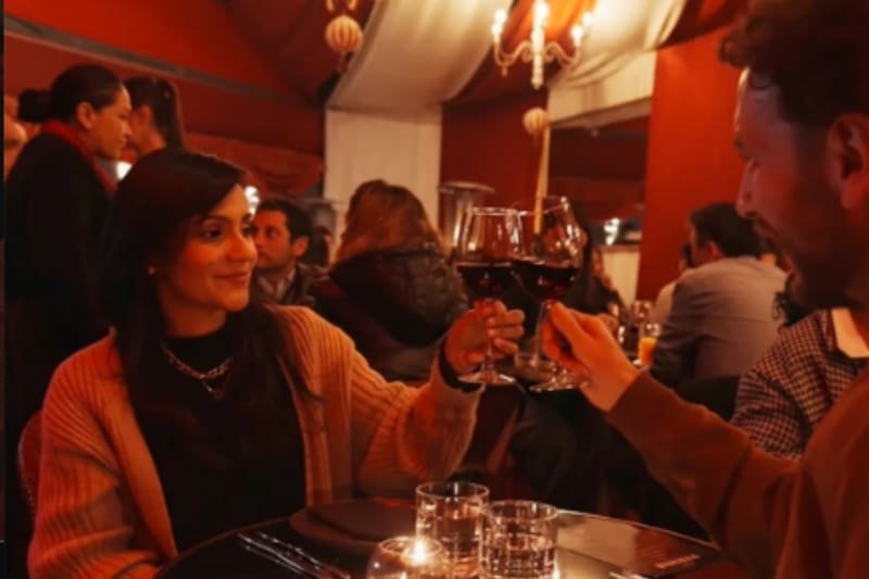 Un restaurant que combina espectáculo y gastronnomía.
Foto: @IG demenciastgo.