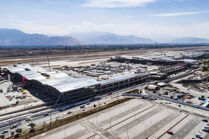 El estacionamiento está habilitado durante todo el día con tarifas diferenciadas según la zona.