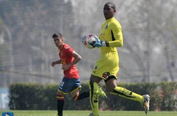 Omar Carabalí habría recibido la carta de nacionalización en Colo Colo