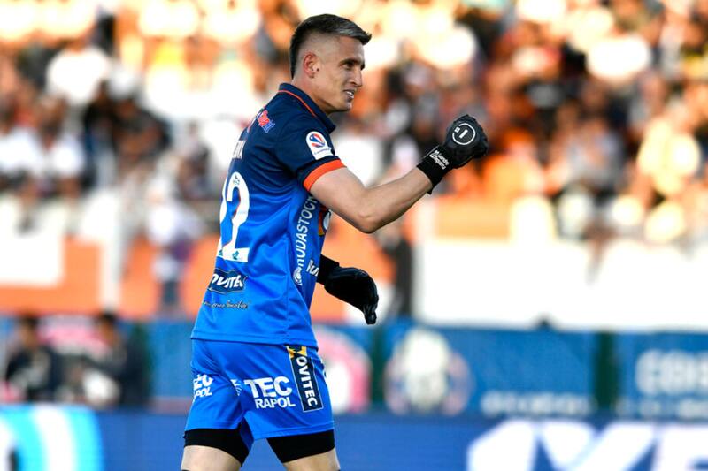 Leandro Requena celebrando su gol de arco a arco. Foto: Aton