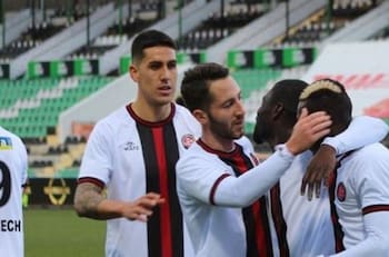 Enzo Roco se quedó con el duelo de chilenos ante Junior Fernándes en Turquía