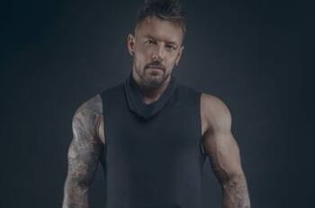 Fabricio Vasconcelos mostró la especial sala de juegos de su casa que comparte con Mariela Román