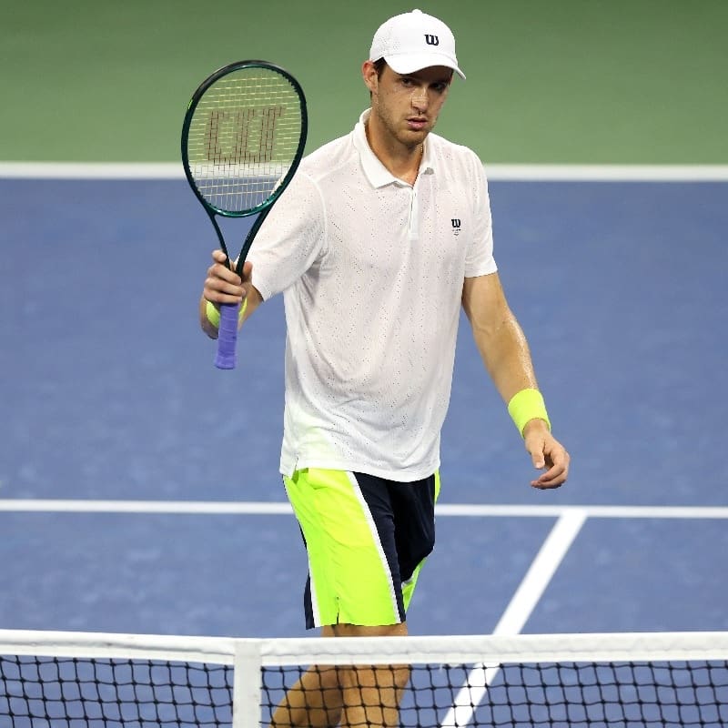 Nicolás Jarry dio batalla ante Jannik Sinner y le ganó un set, aunque luego nada pudo hacer.