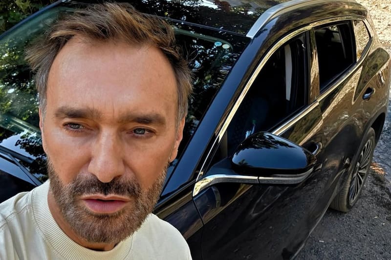 y su increíble camioneta.