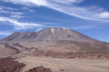 Otro volcán chileno está en observación por estado de inestabilidad: Senapred no descarta explosiones menores