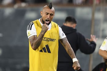 Arturo Vidal y una noche de revanchas: ovación como antaño y un abrazo para limar asperezas