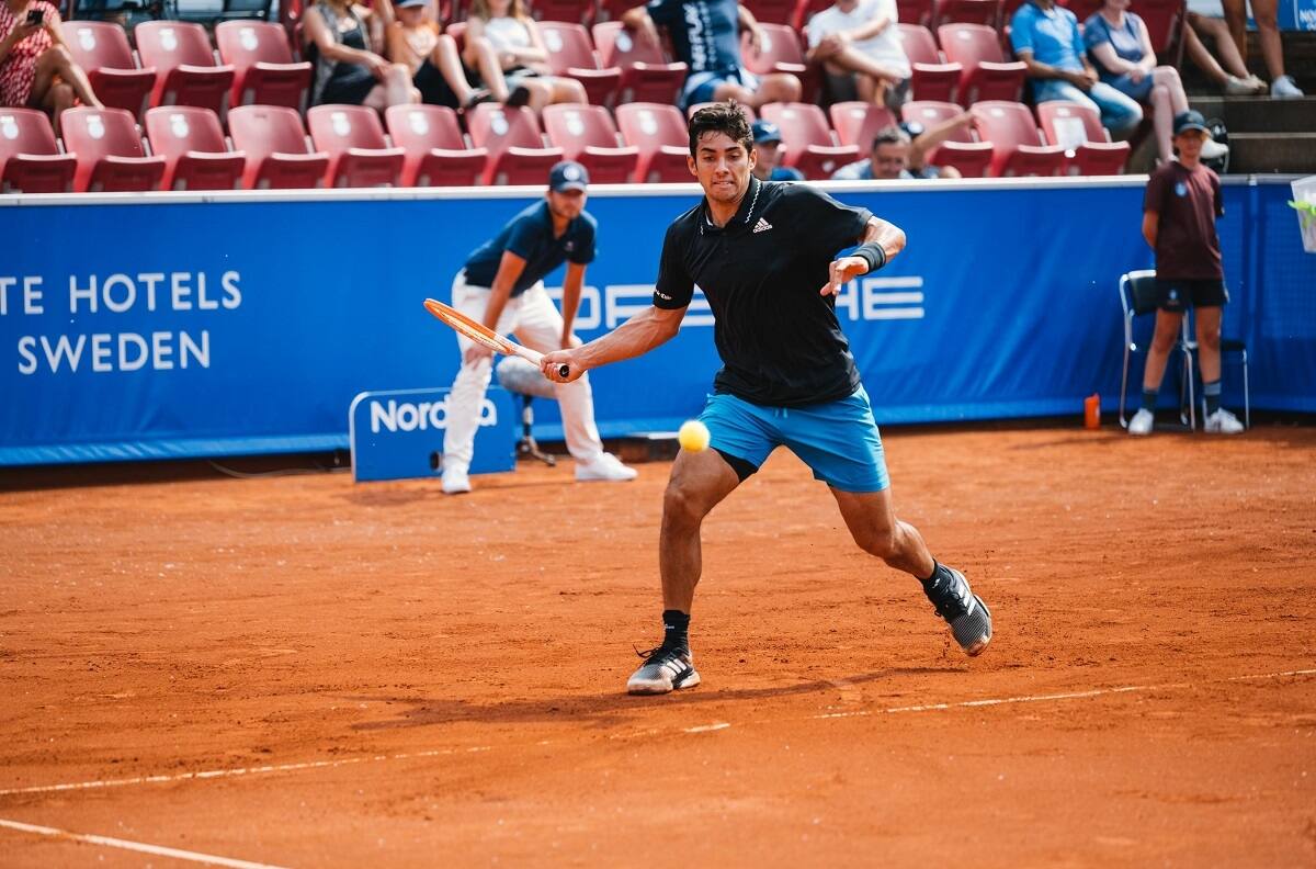 Cristian Garin sufrió triste derrota ante el 155 del mundo y quedó eliminado del ATP de Gstaad