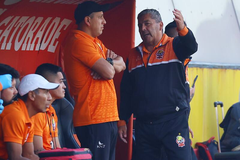 Gustavo Huerta seguirá siendo el entrenador de Cobresal (Foto: Photosport)