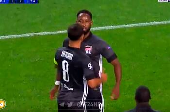 Con polémica: Dembelé marcó el 2-1 del Lyon ante el City