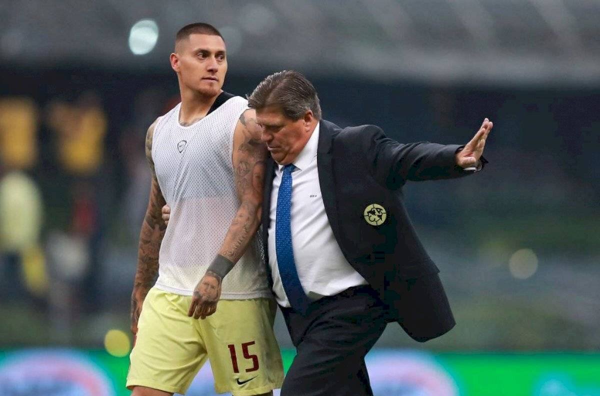 Técnico de Nicolás Castillo defendió al jugador tras las críticas recibidas en México