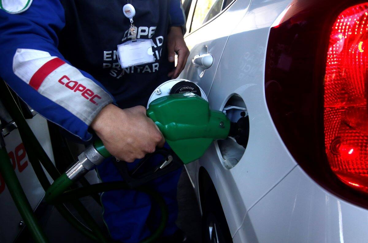 Suben o bajan las bencinas: ve cuáles son los precio de los combustibles para el jueves 27 de enero