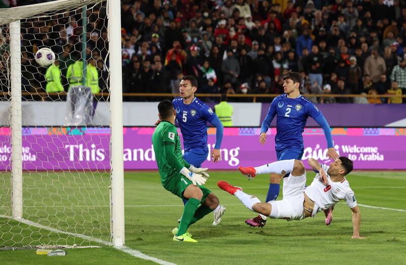 El delantero le dio la clasificación a su equipo en el último suspiro.
EFE/EPA/ABEDIN TAHERKENAREH