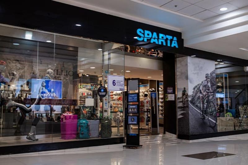 inauguró su primera flagship store en Chile.