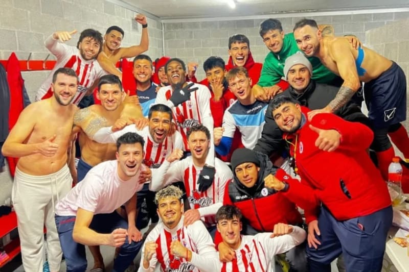 tiene a seis chilenos en su primer equipo.