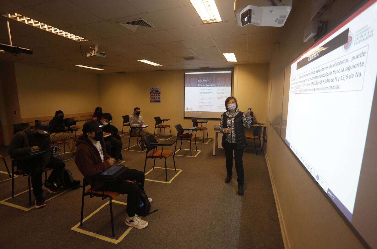 Becas para extranjeros en Chile 2022: revisa cuáles son los requisitos para postular