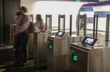 Confirman extensión horaria en Metro de Santiago y buses de refuerzo en la RM para este sábado 22 de noviembre