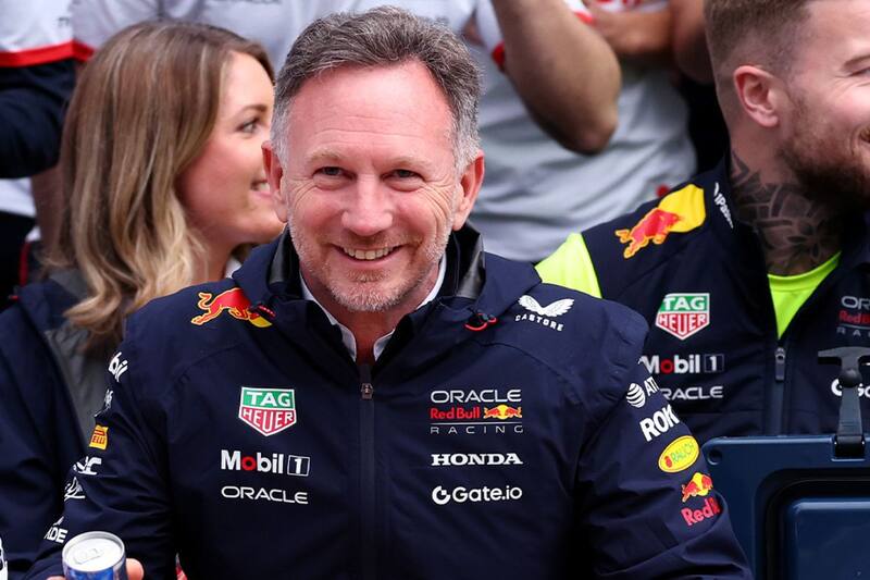 aún no sella su salida de Red Bull, en términos contractuales. Foto: @redbullracing.