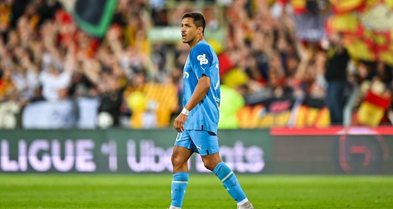 Alexis Sánchez, delantero chileno del Olympique de Marsella, tiene pocas chances de coronarse campeón en la Ligue 1.