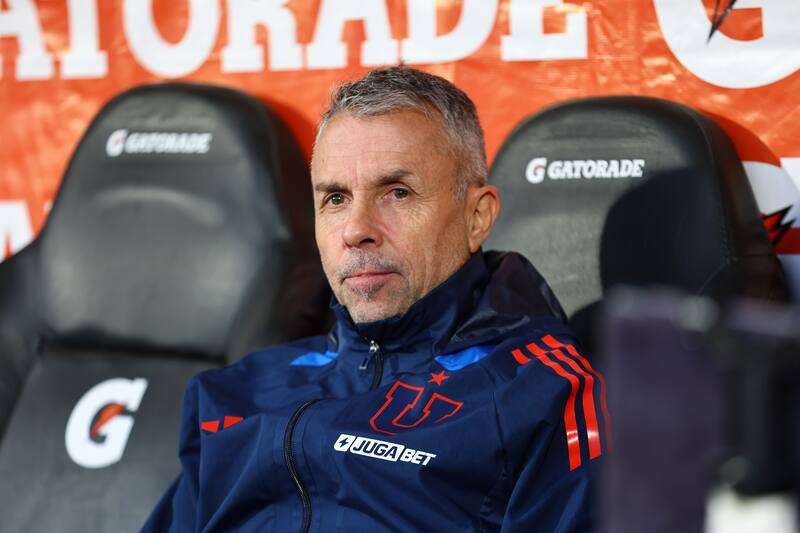 El entrenador de Universidad de Chile, Gustavo Alvarez es sondeado por la Selección de Perú. Foto: ATON.