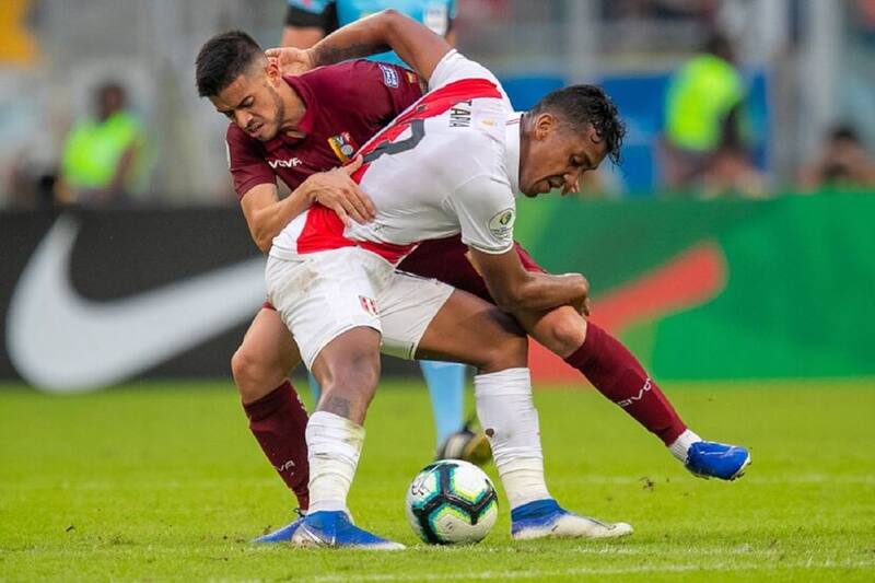 La Vinotinto viene de vencer a los del Rímac y pelean el cupo de repechaje. Foto: EFE.