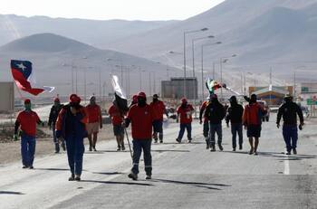 Descuentos de hasta 2,7 millones de pesos aplicará Minera Escondida a 81 trabajadores que deben devolver bono