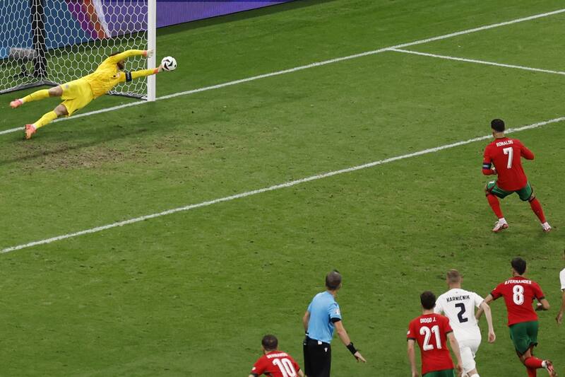 Cristiano Ronaldo desperdició un lanzamiento penal y fue objeto de burlas, incluso por parte de la BBC.